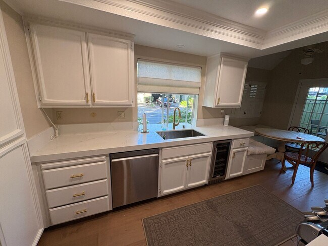 Building Photo - 1818 Stratton Cir