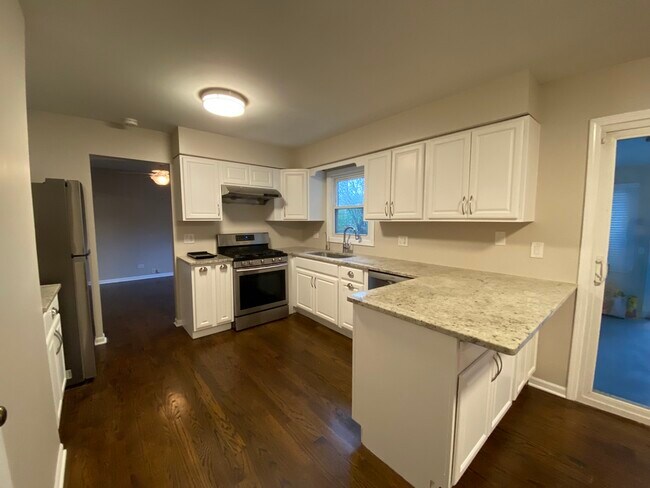 Building Photo - 1332 Culpepper Dr