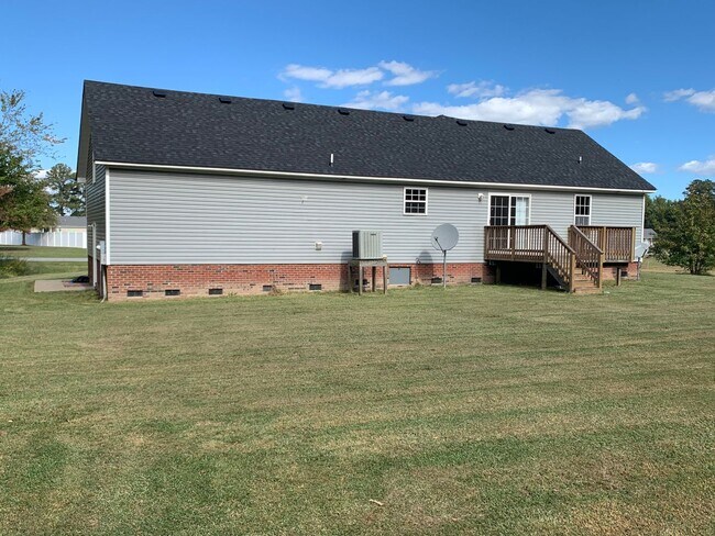 Building Photo - Beautiful Home located in Camden County and close to Water Access