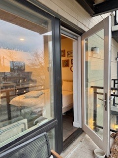 Building Photo - 2407 W Eastwood Ave