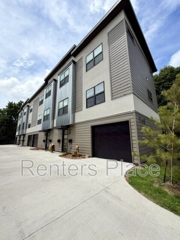 Building Photo - 1140 S Quincy Ave