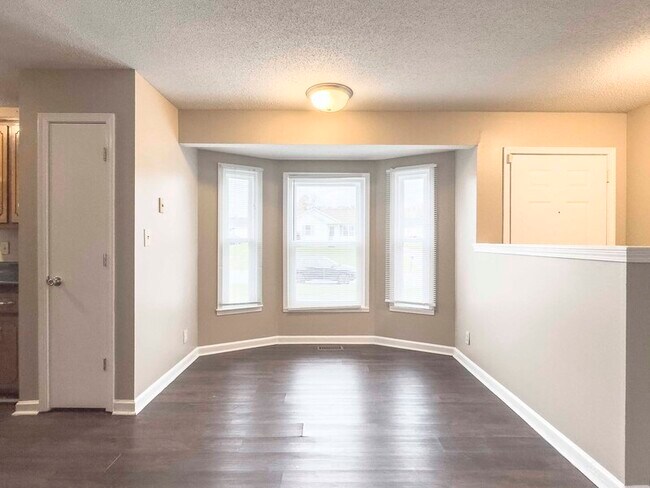 Building Photo - 587 Joshua Dr