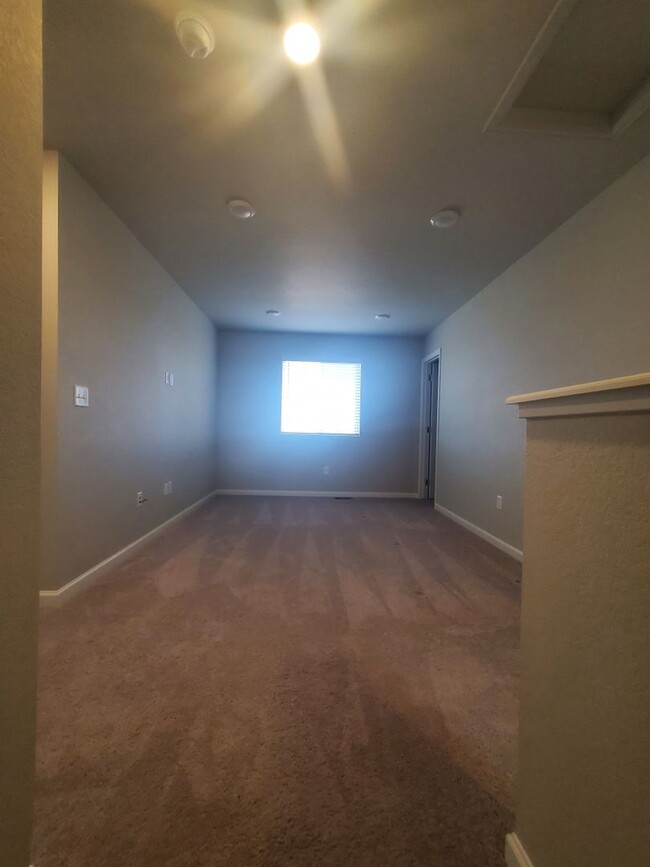 Building Photo - Beautiful and Spacious 3BR House in Freder...