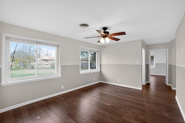 Building Photo - 105 Shannon Ln