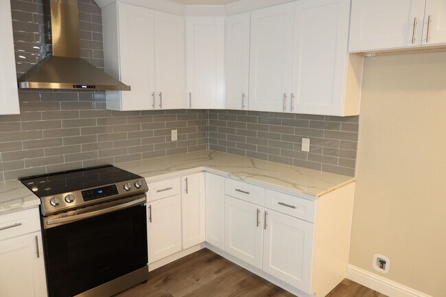 Building Photo - 379 Windward Way