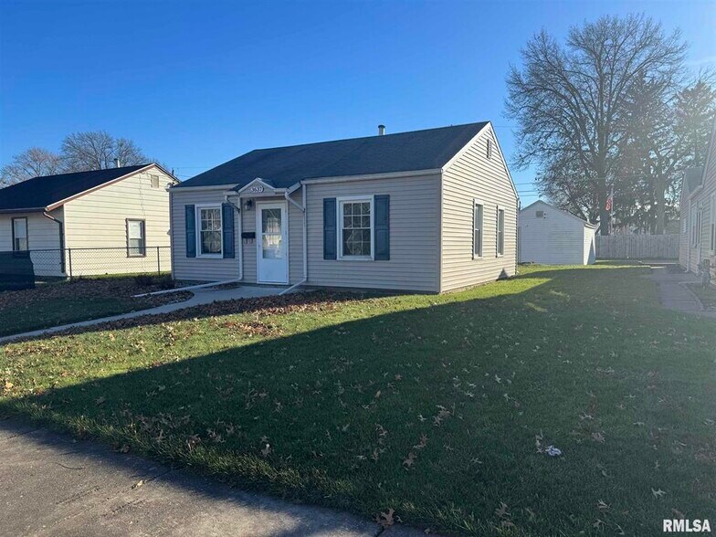 Primary Photo - 3637 Johnson Ave