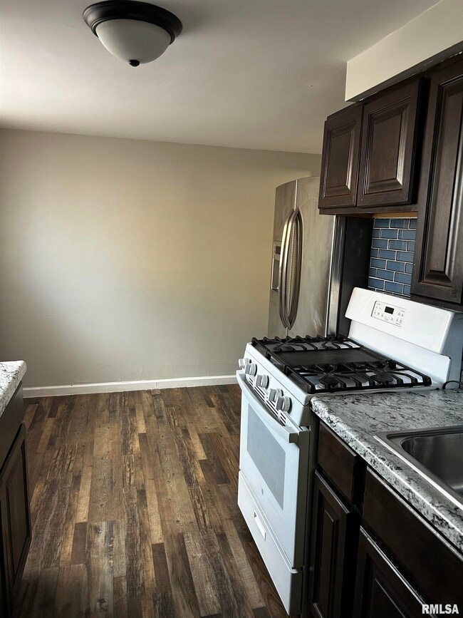 Building Photo - 2611 W Wardcliffe Dr