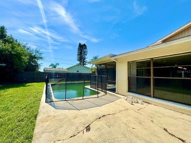 Building Photo - 2414 San Luis Rd