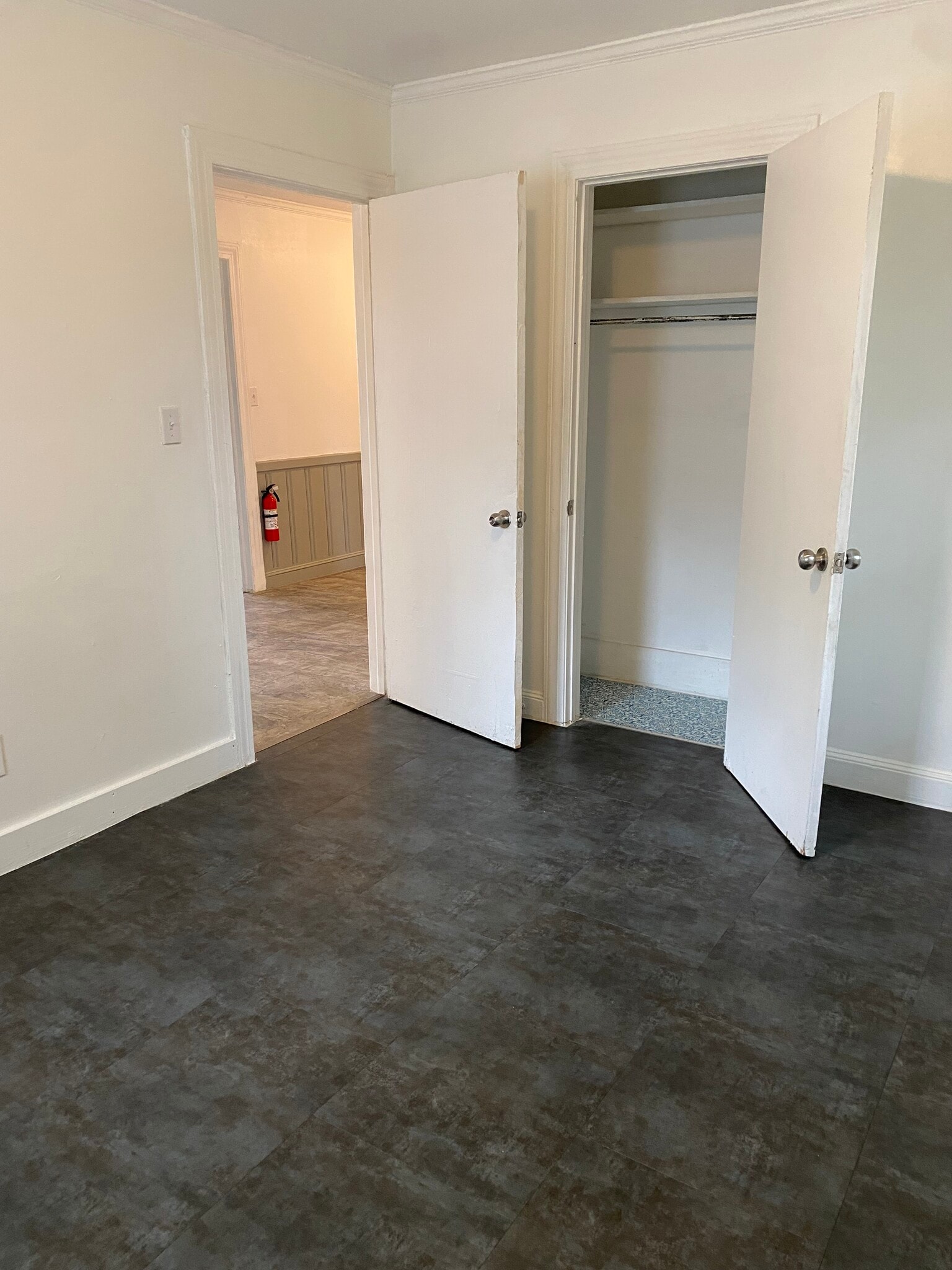 Building Photo - 577 S 7th St