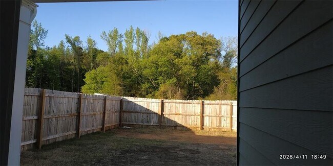 Building Photo - 132 Marion Dr