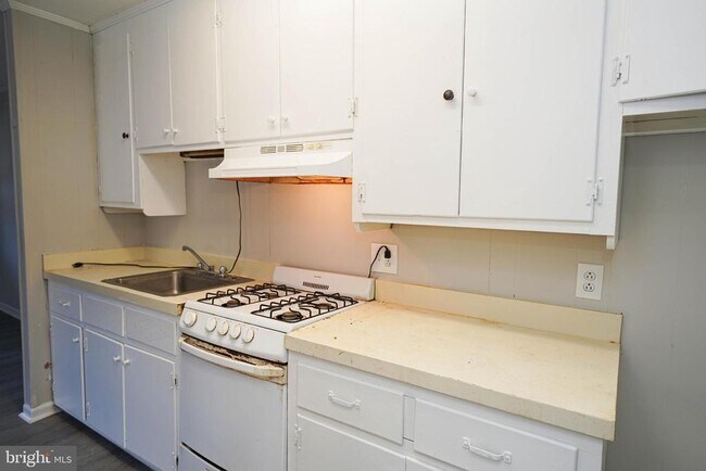 Building Photo - 200 Ironshire St