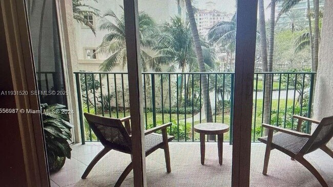 Building Photo - 19900 E Country Club Dr