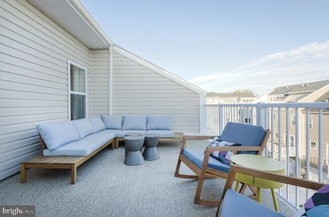 Building Photo - 6 Garden Meadow Pl