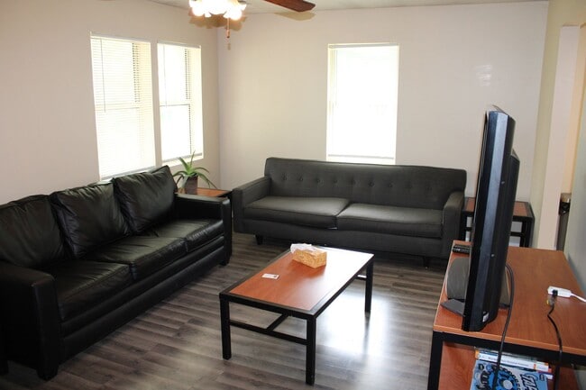 Building Photo - 606 Vattier Street