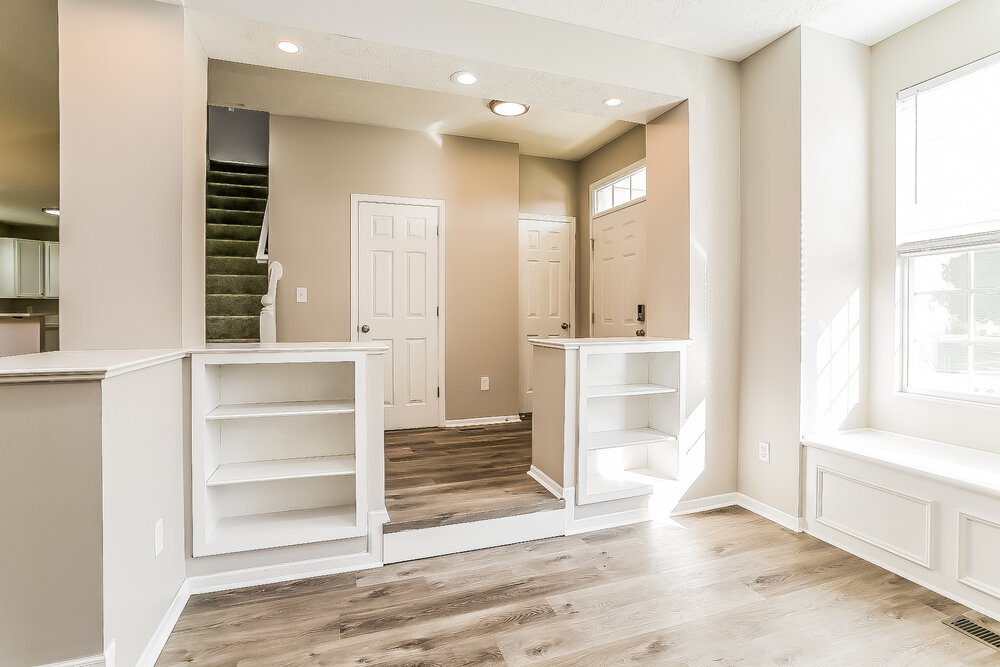 Building Photo - 6960 Shady Rock Ln