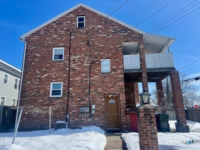 Building Photo - 1567 Main St