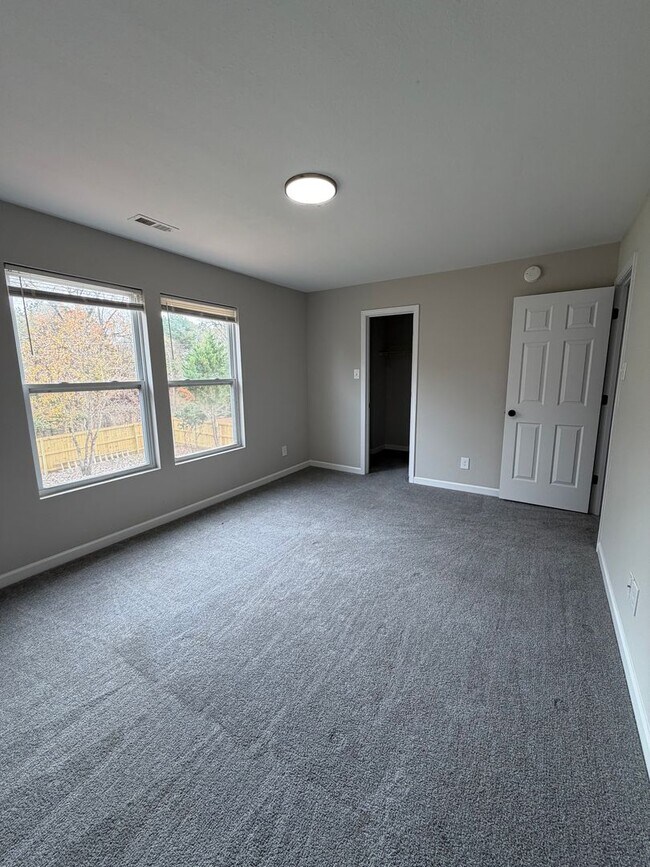 Building Photo - Beautifully Renovated 5-Bedroom Home in Highly Desired Steele Creek!