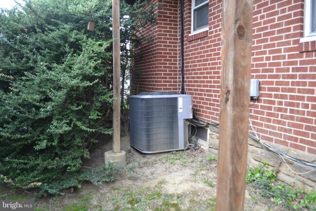 Building Photo - 712 W MacDade Blvd