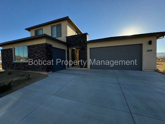 Building Photo - New Ryder Home Tons of Upgrades