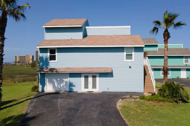 Building Photo - 165 Beach View