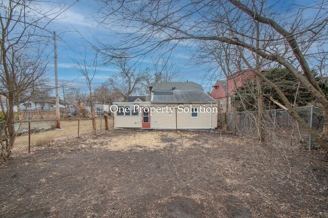 Building Photo - 2530 W 12th Ave