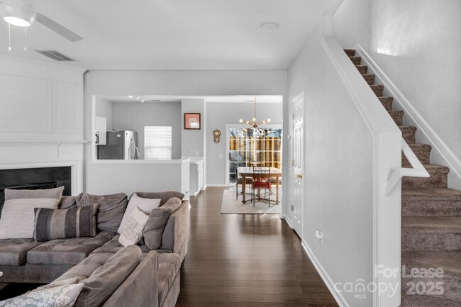 Building Photo - 3213 Mannington Dr