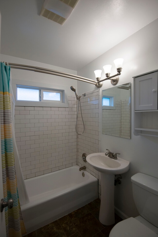 Bathroom - 9224 N Tyler Ave