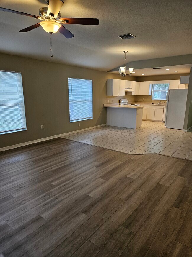 Building Photo - 2833 Stoneland Ln