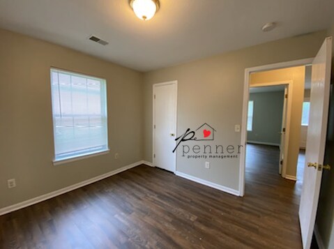 Building Photo - 409 E Benning St