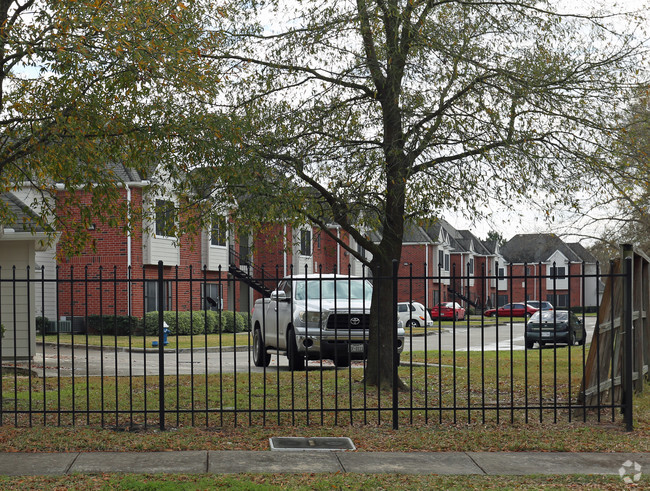 Building Photo - Wood Bayou Apartments