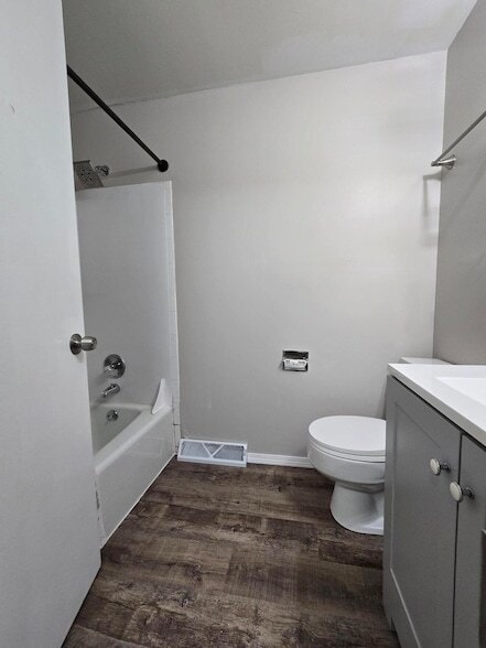 Building Photo - 501 W Farragut St