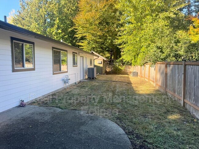 Building Photo - 14722 84th Ave NE