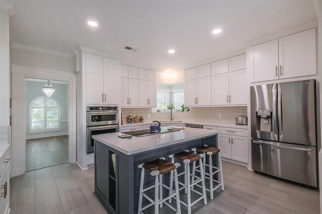 Building Photo - 1319 Hannington Dr