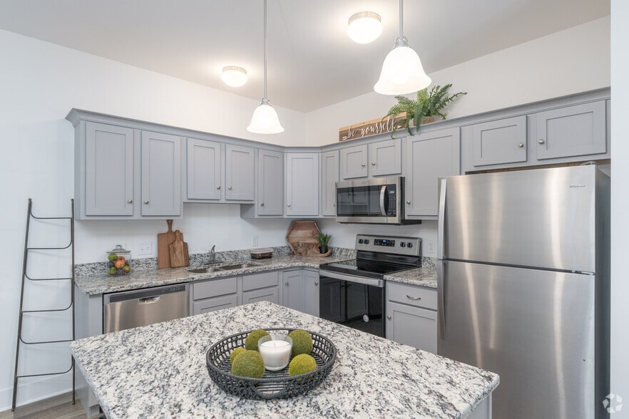 2BR 2BA Model - 1111SF - Market Square