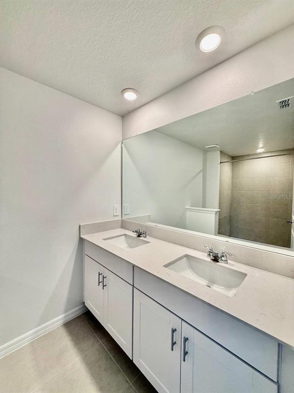 Building Photo - 10409 GOLDEN SANDS Ave