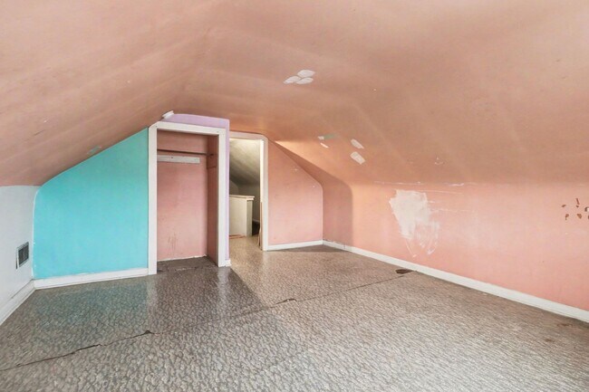 Building Photo - 5885 Avis Ln