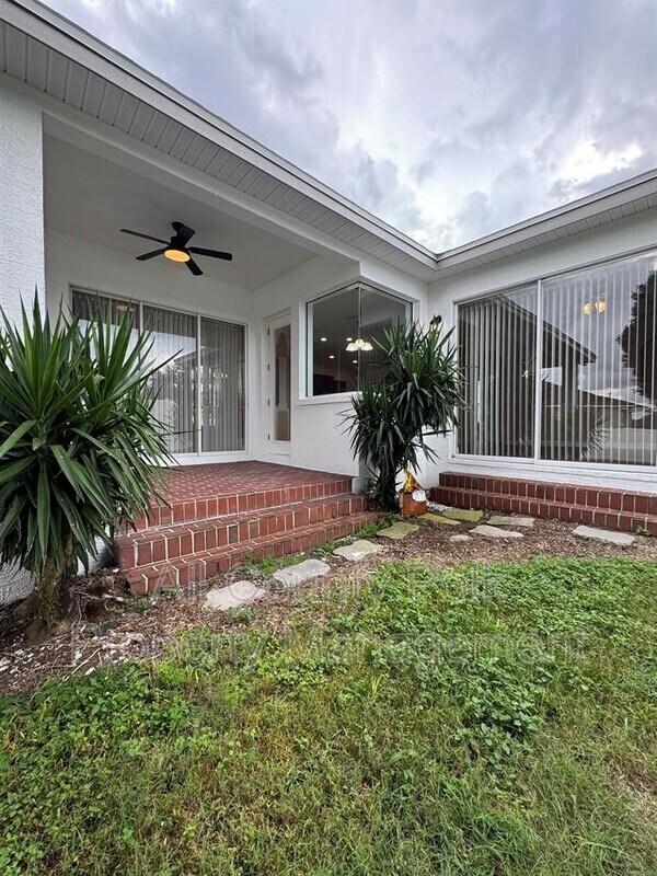 Building Photo - 2948 Vintage View Cir