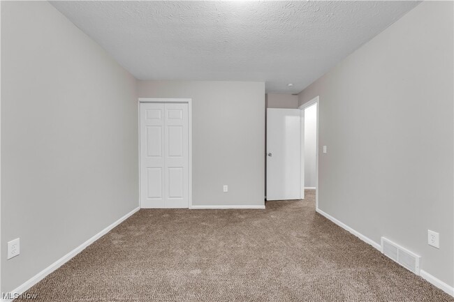 Building Photo - 17575 Howe Rd