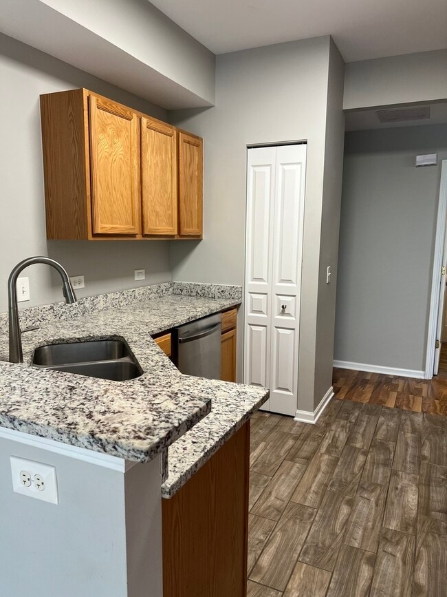 Building Photo - 3169 Bromley Ln