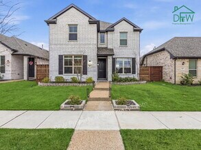 Building Photo - Spacious 4-Bedroom Home with 2-Car Garage & Resort-Style Community Amenities