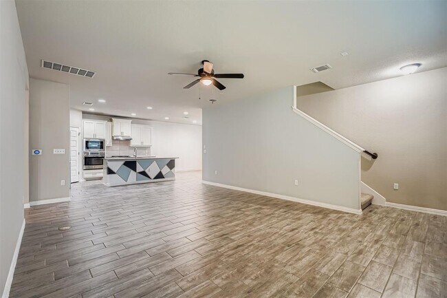 Building Photo - 8800 Sikes Way