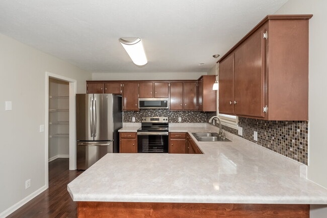 Building Photo - 125 Firelight Ct