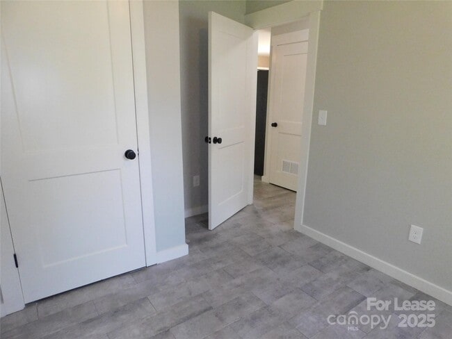 Building Photo - 809 Marve St