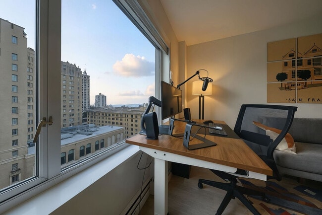 Building Photo - 899 Pine St