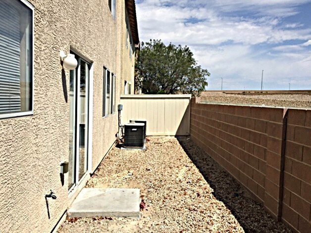 Building Photo - 8440 Walker Gardens Pl