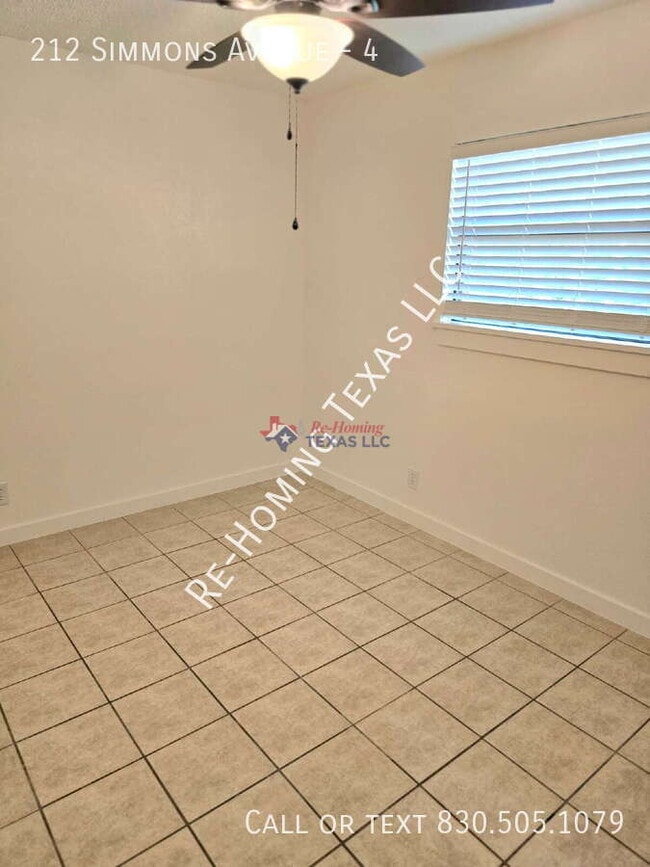 Building Photo - 212 Simmons Ave