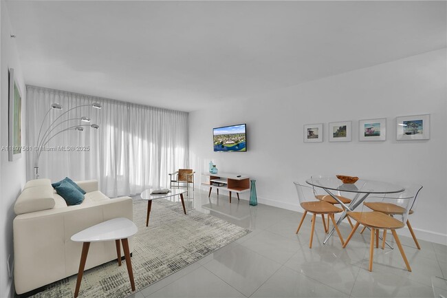 Building Photo - 1500 Bay Rd