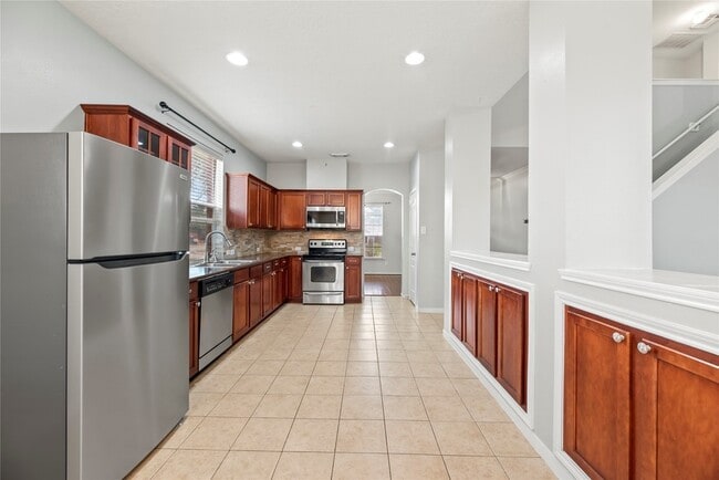 Building Photo - 16127 Spur Canyon Ct