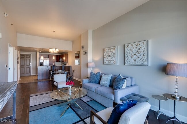 Building Photo - 150 S Las Vegas Blvd