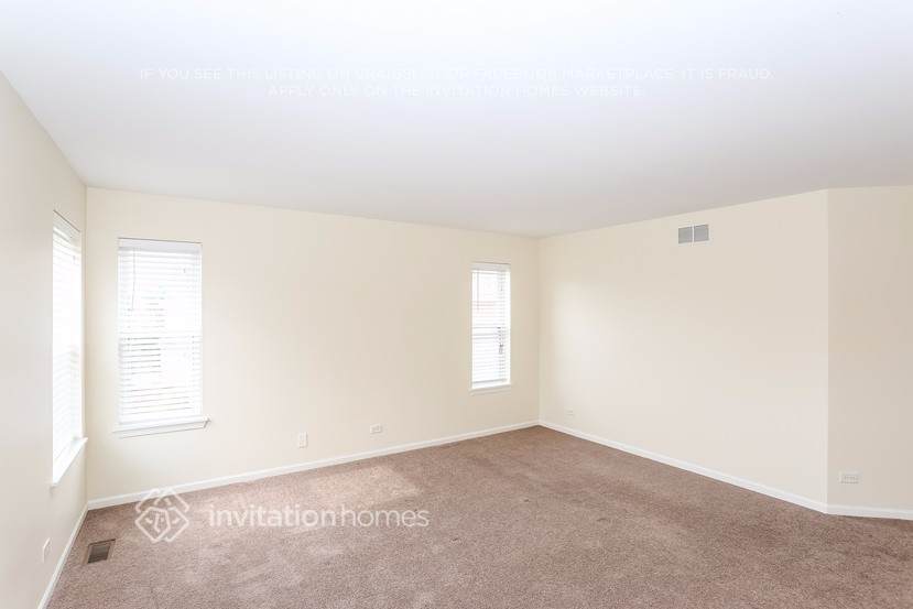 Building Photo - 3031 Chalkstone Ave